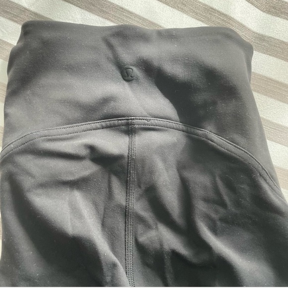 Lulu Lemon leggings - Picture 2 of 2